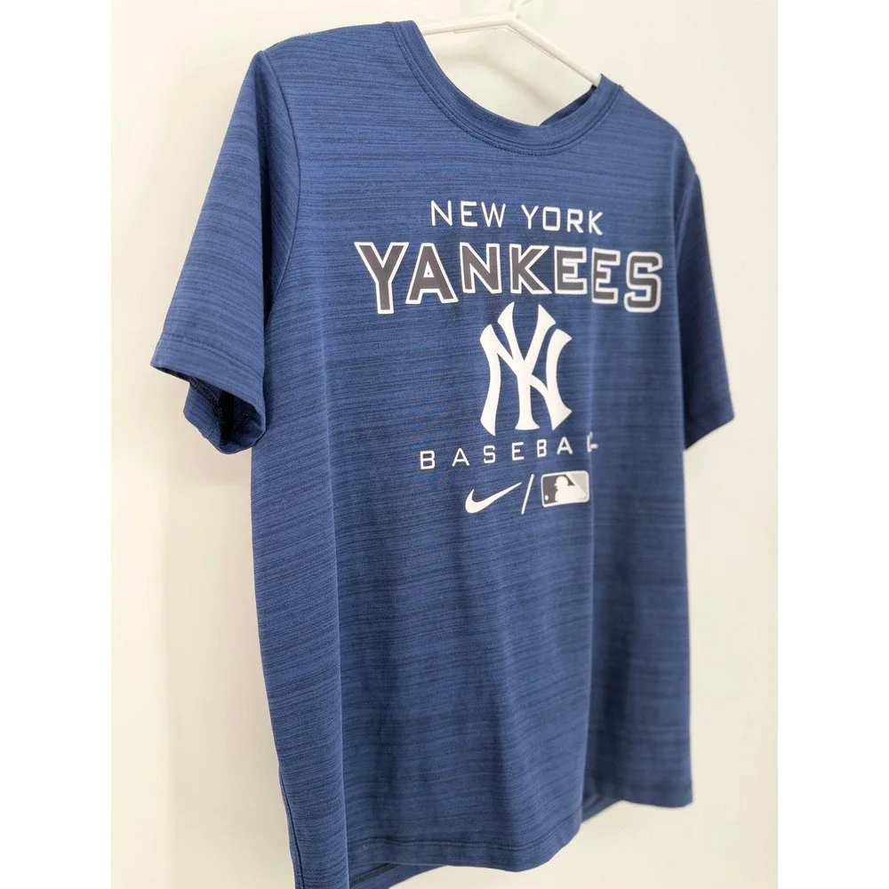 Nike T-Shirt New York Yankees Dri-FIT Boys Size S 8 Navy Blue Baseball Graphic